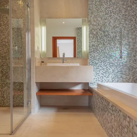 Deslumbrante V6 Villa