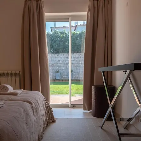 Deslumbrante V6 Villa